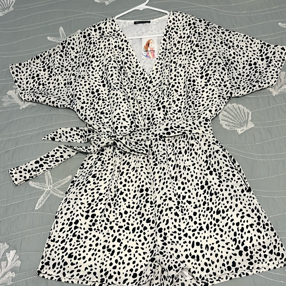 PRETTY WOMANS GARDEN ROMPER/ SIZE S/ BLACK & WHITE / NWT / FULLY LINED /POCKETS